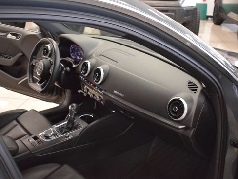 Used 2018 Audi A3 e-tron Premium Plus w/ Technology Package image 32