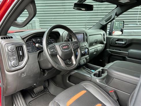 Used 2023 GMC Sierra 2500 AT4 w/ AT4 Preferred Package AWD/4WD image 4