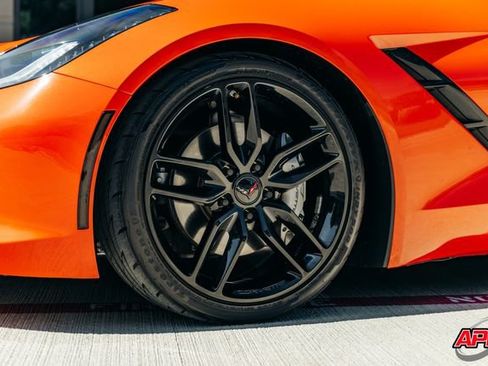 Used 2019 Chevrolet Corvette Stingray Coupe w/ Carbon Flash Badge Package RWD image 44