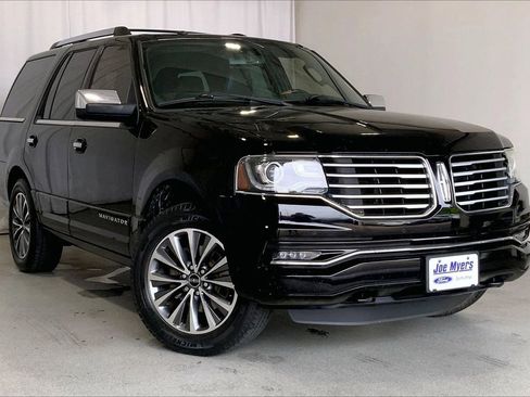Used 2017 Lincoln Navigator Select RWD image 33