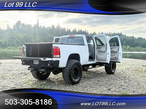 Used 2009 GMC Sierra 2500 SLT w/ Entertainment Package AWD/4WD image 29