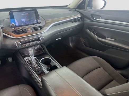 Used 2023 Nissan Altima 2.5 SV FWD image 21