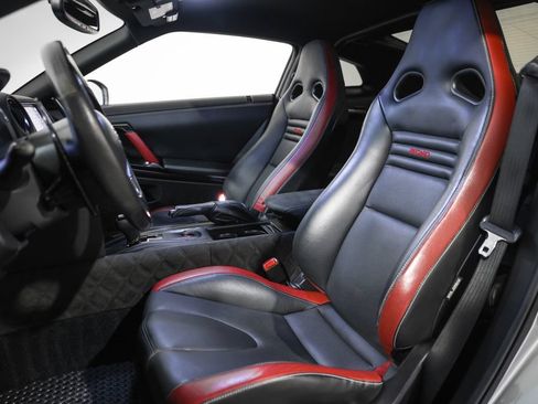 Used 2015 Nissan GT-R Black Edition AWD/4WD image 32