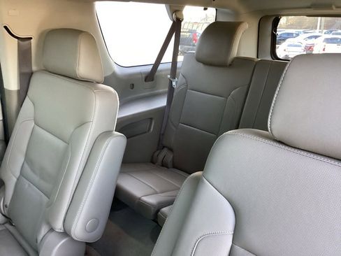 Used 2018 GMC Yukon XL SLT w/ Open Road Package image 5
