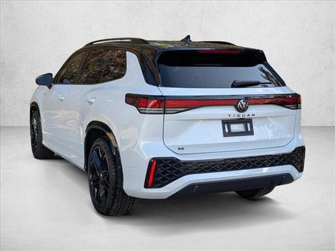 New 2026 Volkswagen Tiguan SE R-Line image 7