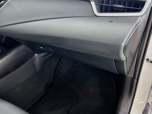 Used 2020 Toyota Corolla LE FWD image 33