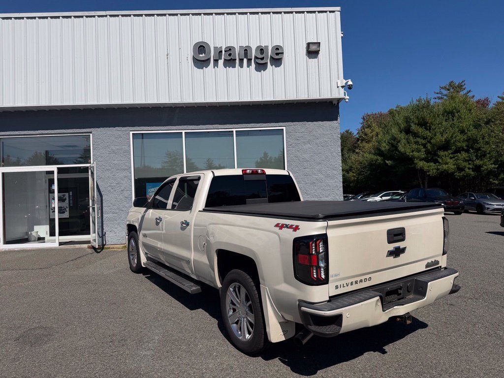 Used 2014 Chevrolet Silverado 1500 High Country w/ High Country Premium Package AWD/4WD image 3