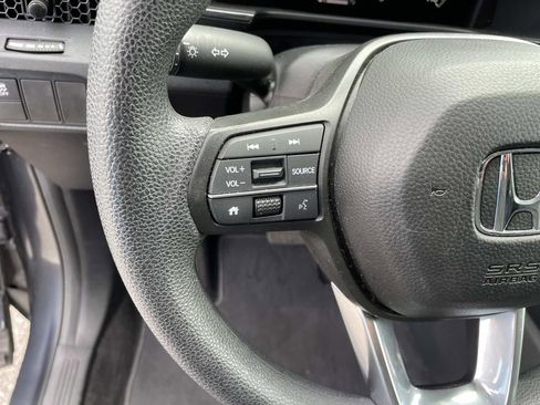 Used 2025 Honda CR-V LX image 17