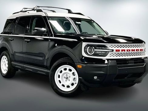 New 2025 Ford Bronco Sport Heritage w/ Convenience Package AWD/4WD image 1