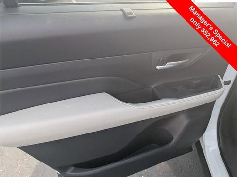 Used 2024 Toyota Grand Highlander AWD Hybrid image 12