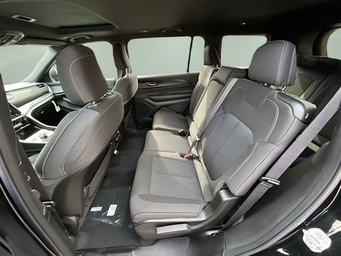 New 2025 Jeep Grand Cherokee L Laredo w/ Luxury Tech Group I AWD/4WD image 12