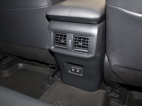 Used 2020 Toyota RAV4 Limited image 34