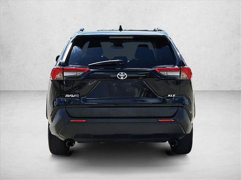Used 2021 Toyota RAV4 XLE FWD image 7