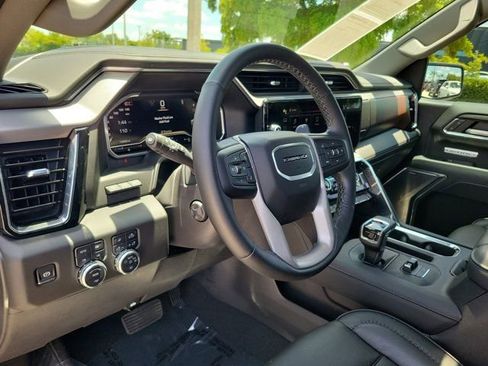 Used 2025 GMC Sierra 1500 Denali w/ Denali Reserve Package AWD/4WD image 19