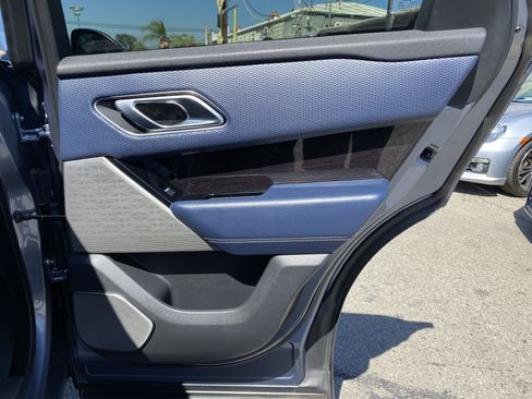 Used 2019 Land Rover Range Rover Velar R-Dynamic SE AWD/4WD image 21