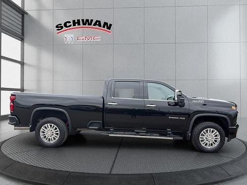 Used 2020 Chevrolet Silverado 2500 High Country w/ Z71 Off-Road Package AWD/4WD image 3