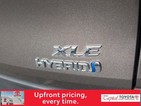 Used 2024 Toyota Sienna XLE image 27