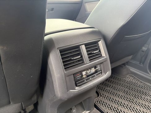 Used 2023 Volkswagen Atlas SE AWD/4WD image 35