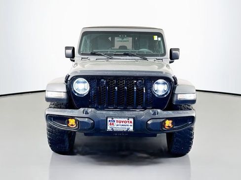 Used 2023 Jeep Gladiator Sport AWD/4WD image 9
