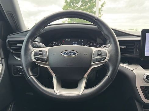 Used 2021 Ford Explorer XLT RWD image 11