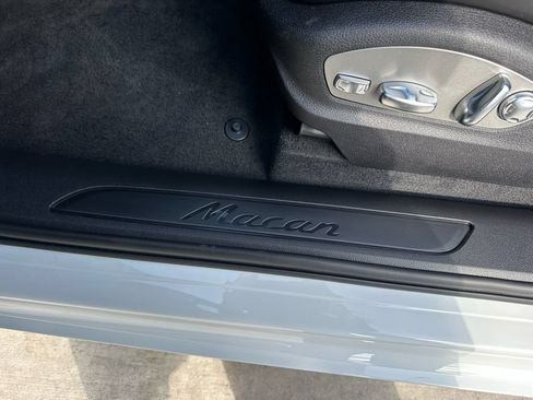 Used 2026 Porsche Macan AWD/4WD image 22