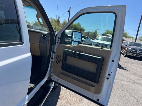 Used 2012 Ford F250 Lariat w/ Lariat Interior Pkg AWD/4WD image 38