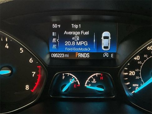 Used 2019 Ford Escape SEL image 37