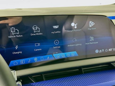 New 2026 Cadillac Optiq Luxury 1 image 8