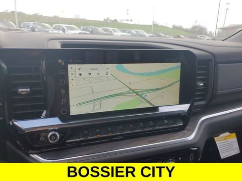 New 2026 GMC Sierra 1500 SLT image 17