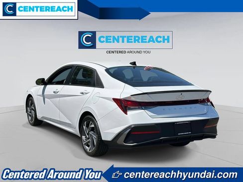 Used 2025 Hyundai Elantra Sport FWD image 5