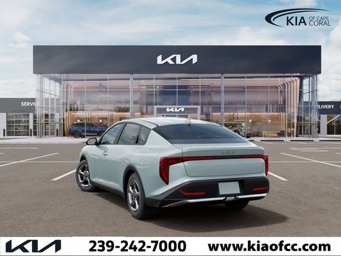 New 2026 Kia K4 FWD image 4