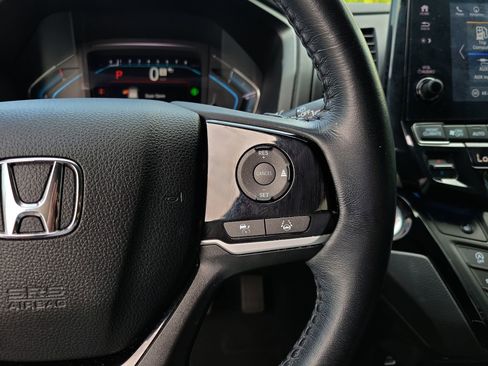 Used 2023 Honda Odyssey Touring image 29