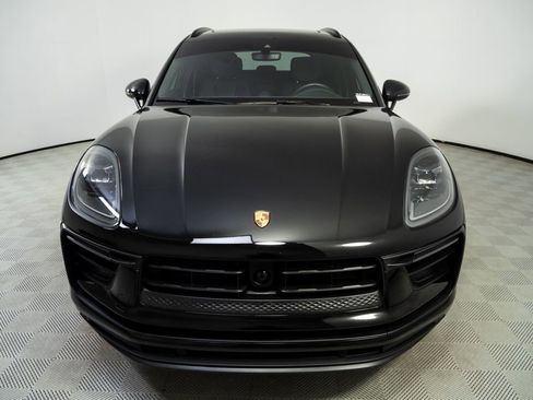 Certified 2024 Porsche Macan AWD/4WD image 35