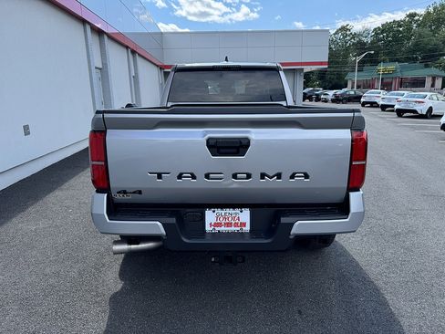 Used 2025 Toyota Tacoma TRD Off-Road AWD/4WD image 6