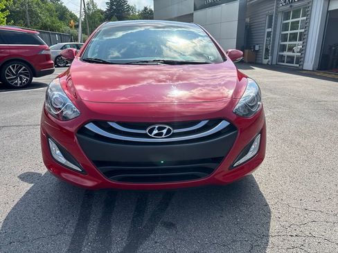 Used 2013 Hyundai Elantra GT w/ Style Pkg FWD image 2