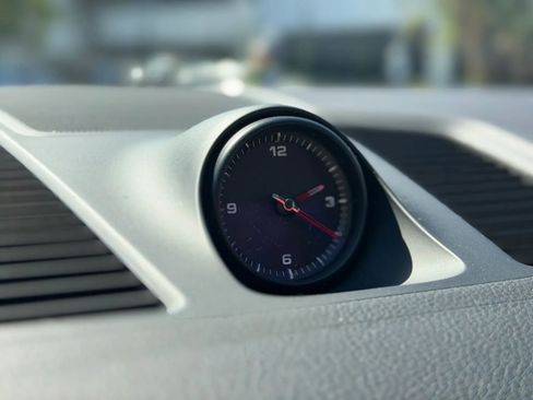 Used 2023 Porsche Cayenne Platinum Edition image 27