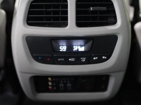 Used 2017 Honda Pilot Touring image 32