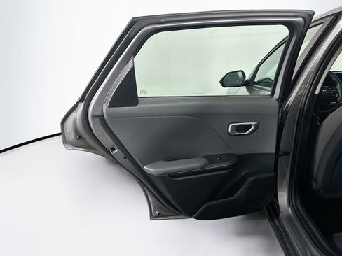 Used 2025 Kia K4 LXS image 26