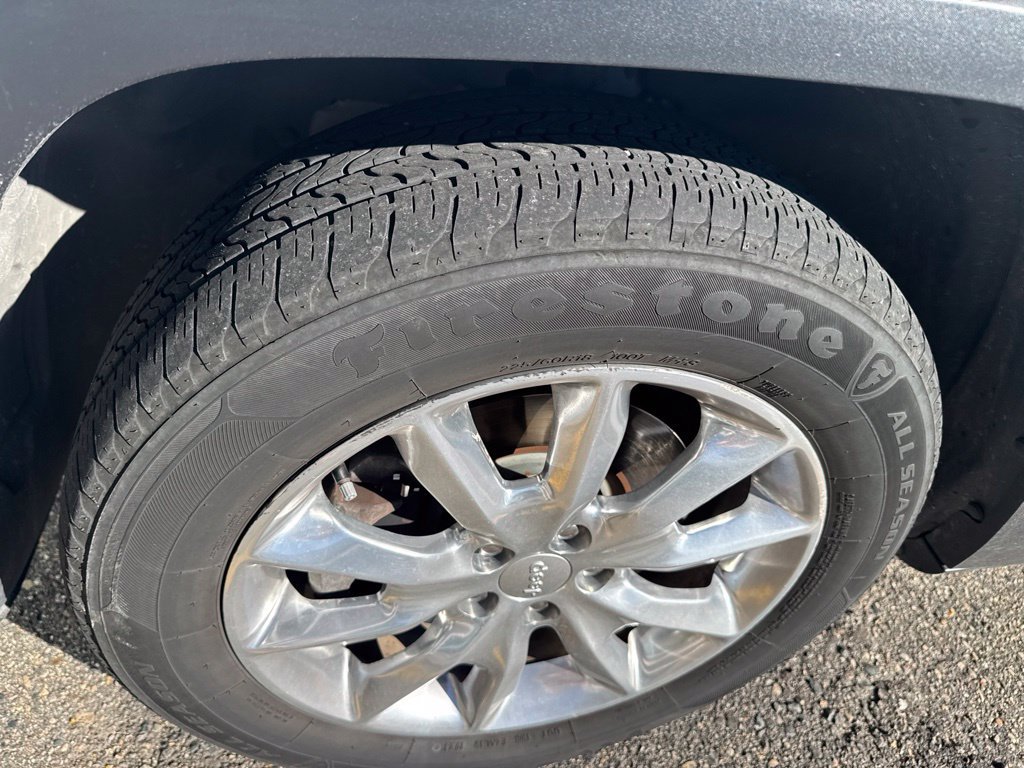 Used 2017 Jeep Cherokee Limited AWD/4WD image 11