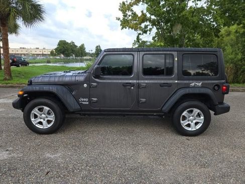 Used 2019 Jeep Wrangler Unlimited Sport S AWD/4WD image 2