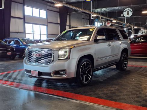 Used 2018 GMC Yukon Denali w/ Denali Ultimate Package AWD/4WD image 3