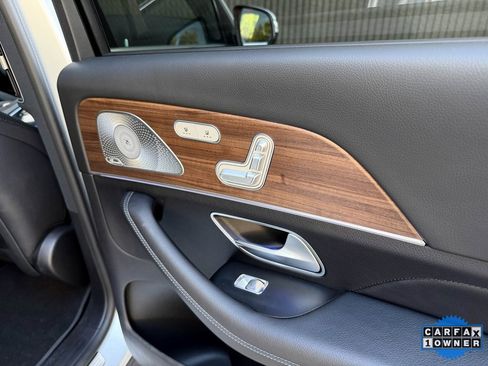 Used 2021 Mercedes-Benz GLS 580 4MATIC image 27