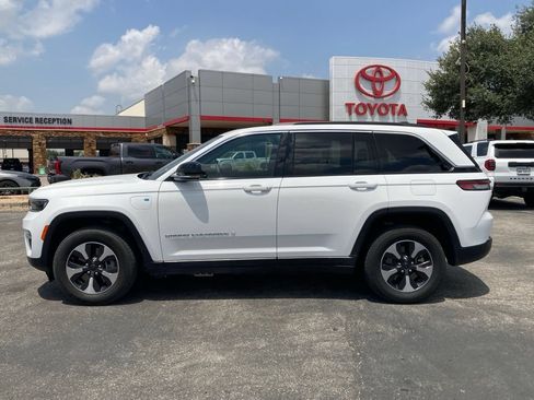 Used 2024 Jeep Grand Cherokee Limited 4xe AWD/4WD image 7