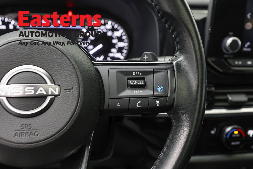 Used 2023 Nissan Pathfinder SV w/ SV Premium Package AWD/4WD image 17