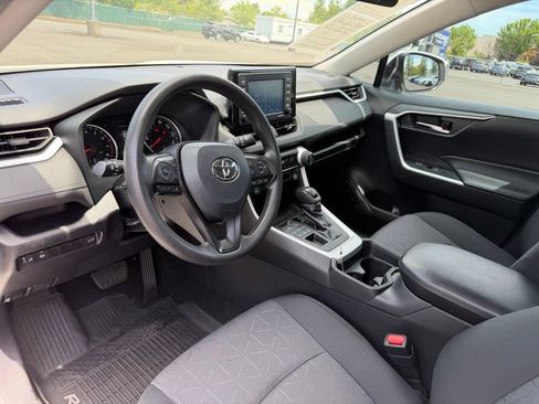 Used 2021 Toyota RAV4 XLE w/ Convenience Package AWD/4WD image 16