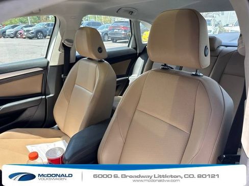 Used 2019 Volkswagen Jetta SE FWD image 5