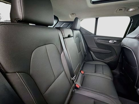 Certified 2024 Volvo XC40 B5 Plus AWD/4WD image 27