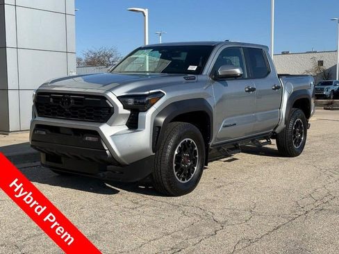 Used 2024 Toyota Tacoma TRD Off-Road w/ TRD Off Road Premium Package image 7