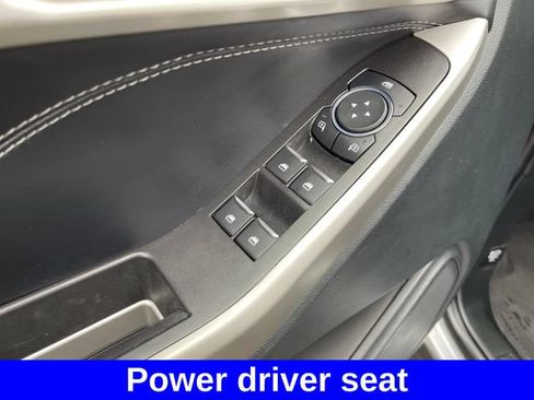 Used 2023 Ford Explorer XLT w/ Equipment Group 202A AWD/4WD image 11