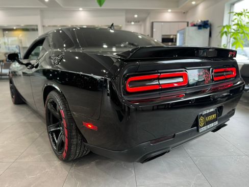 Used 2020 Dodge Challenger SRT Hellcat RWD image 4
